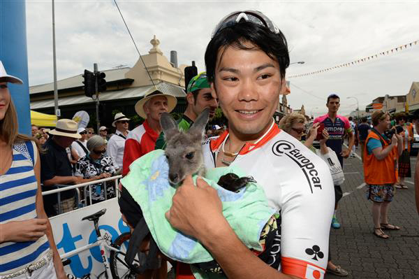 Yukiya Arashiro with kangaroo